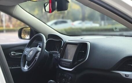 Jeep Cherokee, 2021 год, 1 600 000 рублей, 22 фотография