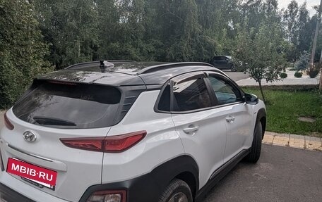 Hyundai Kona I, 2018 год, 2 200 000 рублей, 2 фотография