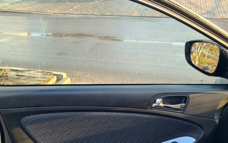 Hyundai Solaris II рестайлинг, 2011 год, 930 000 рублей, 6 фотография