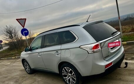 Mitsubishi Outlander III рестайлинг 3, 2013 год, 1 700 000 рублей, 5 фотография