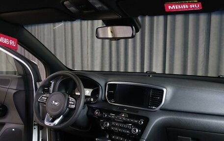 KIA Sportage IV рестайлинг, 2019 год, 2 349 000 рублей, 7 фотография