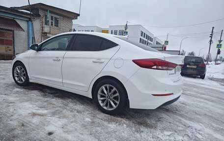Hyundai Elantra VI рестайлинг, 2017 год, 1 360 000 рублей, 4 фотография