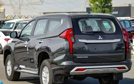 Mitsubishi Pajero Sport III рестайлинг, 2023 год, 3 883 000 рублей, 3 фотография