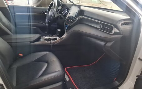 Toyota Camry, 2021 год, 3 150 000 рублей, 5 фотография