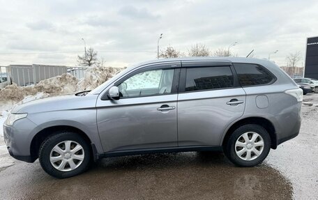Mitsubishi Outlander III рестайлинг 3, 2013 год, 1 349 000 рублей, 8 фотография