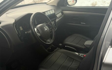 Mitsubishi Outlander III рестайлинг 3, 2013 год, 1 349 000 рублей, 9 фотография