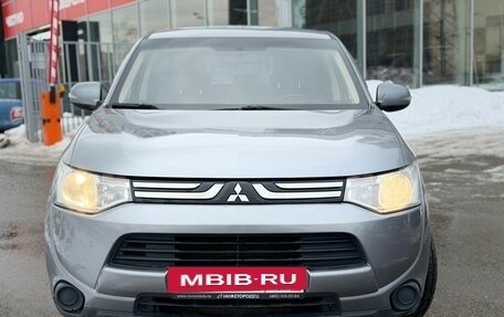 Mitsubishi Outlander III рестайлинг 3, 2013 год, 1 349 000 рублей, 3 фотография