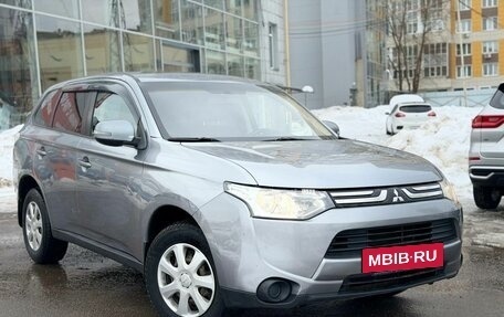 Mitsubishi Outlander III рестайлинг 3, 2013 год, 1 349 000 рублей, 2 фотография