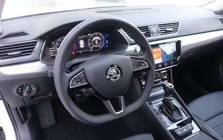 Skoda Superb III рестайлинг, 2025 год, 3 320 000 рублей, 6 фотография