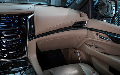 Cadillac Escalade IV, 2018 год, 6 190 000 рублей, 28 фотография