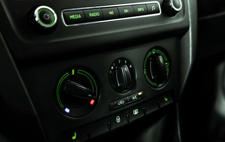 Skoda Rapid I, 2014 год, 599 585 рублей, 14 фотография