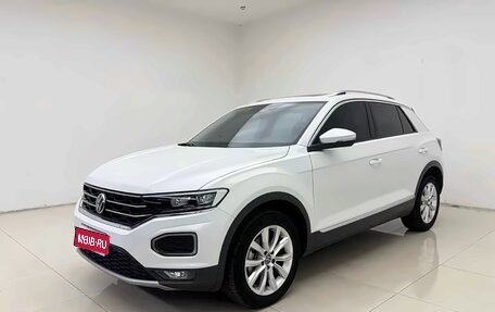 Volkswagen T-Roc I, 2022 год, 1 836 000 рублей, 1 фотография