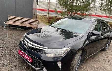 Toyota Camry, 2017 год, 2 199 000 рублей, 2 фотография