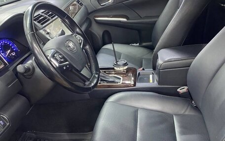 Toyota Camry, 2017 год, 2 199 000 рублей, 4 фотография