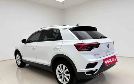 Volkswagen T-Roc I, 2022 год, 1 836 000 рублей, 6 фотография