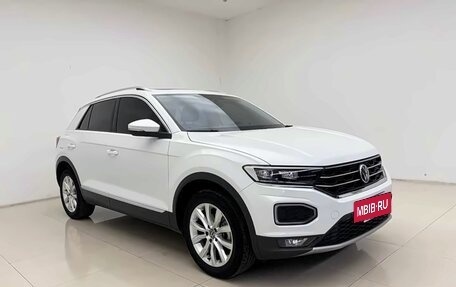 Volkswagen T-Roc I, 2022 год, 1 836 000 рублей, 3 фотография