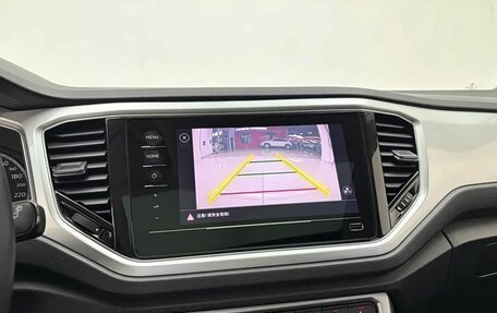 Volkswagen T-Roc I, 2022 год, 1 836 000 рублей, 16 фотография