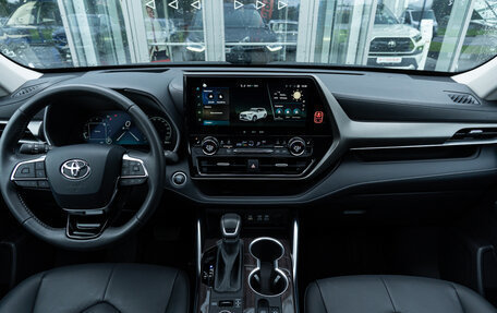 Toyota Highlander, 2026 год, 6 190 000 рублей, 30 фотография