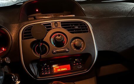 Renault Kangoo II рестайлинг, 2014 год, 1 090 000 рублей, 21 фотография