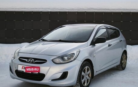 Hyundai Solaris II рестайлинг, 2011 год, 667 000 рублей, 3 фотография