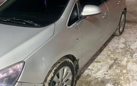 Opel Astra J, 2010 год, 530 000 рублей, 3 фотография