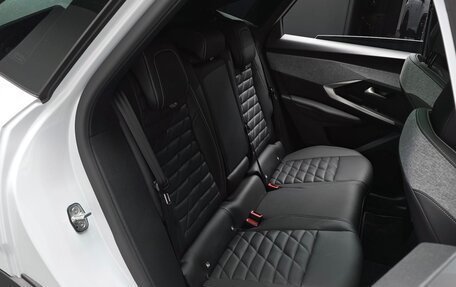 Peugeot 3008 II, 2023 год, 1 700 000 рублей, 10 фотография