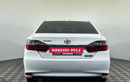 Toyota Camry, 2017 год, 2 019 000 рублей, 5 фотография