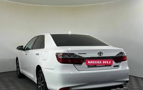 Toyota Camry, 2017 год, 2 019 000 рублей, 6 фотография