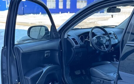 Mitsubishi Outlander III рестайлинг 3, 2010 год, 945 000 рублей, 10 фотография