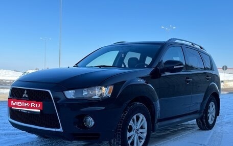 Mitsubishi Outlander III рестайлинг 3, 2010 год, 945 000 рублей, 3 фотография