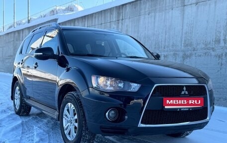 Mitsubishi Outlander III рестайлинг 3, 2010 год, 945 000 рублей, 4 фотография