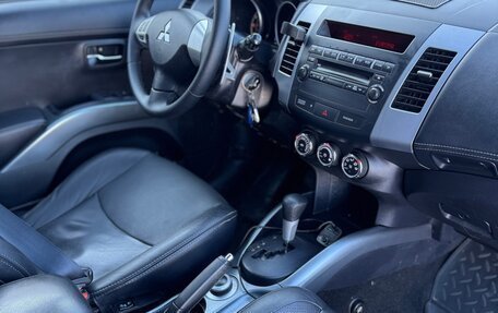 Mitsubishi Outlander III рестайлинг 3, 2010 год, 945 000 рублей, 24 фотография