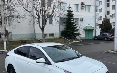 Hyundai Solaris II рестайлинг, 2017 год, 1 300 000 рублей, 1 фотография