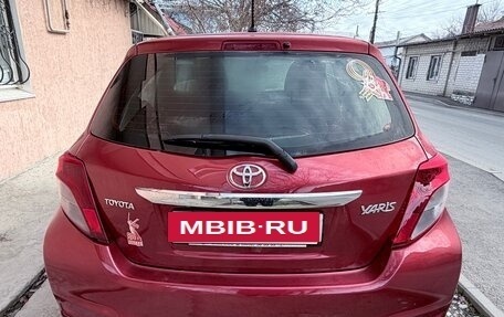 Toyota Yaris III рестайлинг, 2012 год, 1 250 000 рублей, 4 фотография