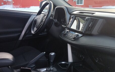 Toyota RAV4, 2017 год, 2 850 000 рублей, 5 фотография