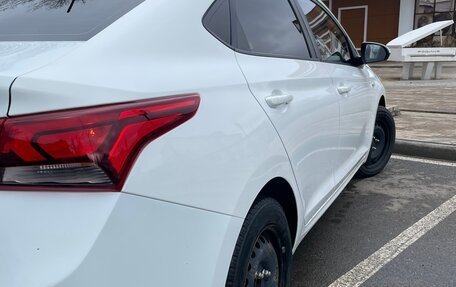 Hyundai Solaris II рестайлинг, 2017 год, 1 300 000 рублей, 7 фотография