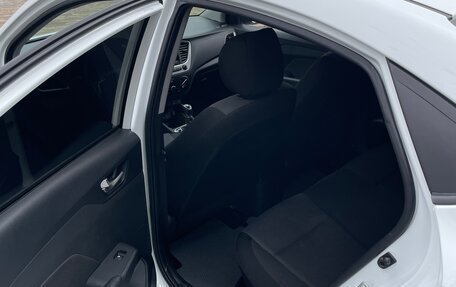 Hyundai Solaris II рестайлинг, 2017 год, 1 300 000 рублей, 10 фотография