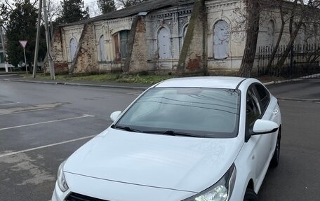 Hyundai Solaris II рестайлинг, 2017 год, 1 300 000 рублей, 4 фотография