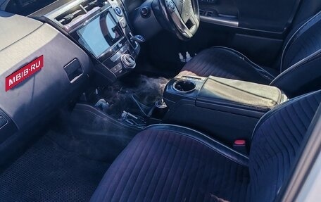 Toyota Prius Alpha I (ZVW40/41), 2014 год, 1 500 000 рублей, 13 фотография