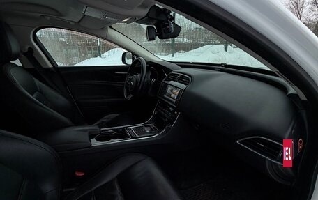 Jaguar XE I рестайлинг, 2015 год, 1 290 000 рублей, 8 фотография