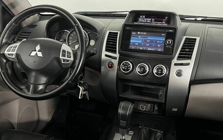 Mitsubishi Pajero Sport II рестайлинг, 2014 год, 2 350 000 рублей, 10 фотография