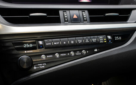 Lexus ES VII, 2019 год, 3 498 000 рублей, 19 фотография