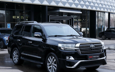 Toyota Land Cruiser 200, 2017 год, 6 400 000 рублей, 3 фотография