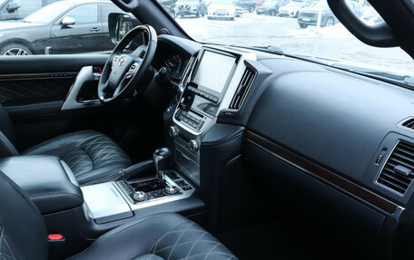 Toyota Land Cruiser 200, 2017 год, 6 400 000 рублей, 9 фотография