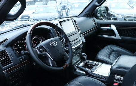 Toyota Land Cruiser 200, 2017 год, 6 400 000 рублей, 13 фотография