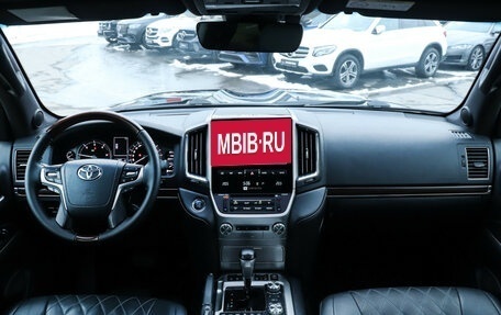 Toyota Land Cruiser 200, 2017 год, 6 400 000 рублей, 12 фотография