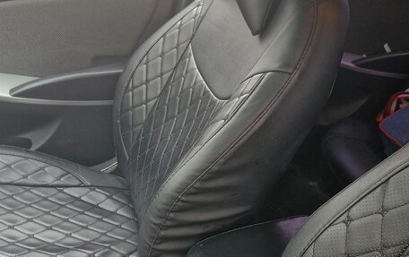 Hyundai Solaris II рестайлинг, 2012 год, 900 000 рублей, 6 фотография