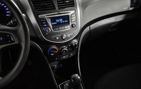 Hyundai Solaris II рестайлинг, 2015 год, 750 000 рублей, 16 фотография