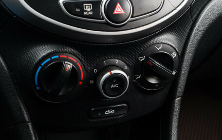 Hyundai Solaris II рестайлинг, 2013 год, 555 000 рублей, 13 фотография