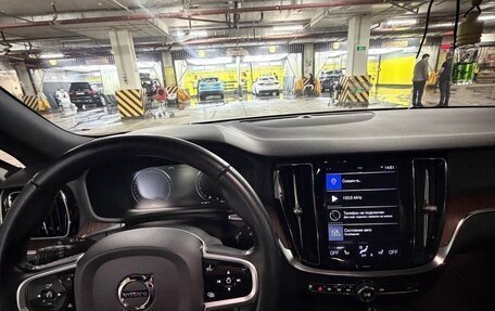 Volvo V60 Cross Country II, 2020 год, 3 800 000 рублей, 7 фотография